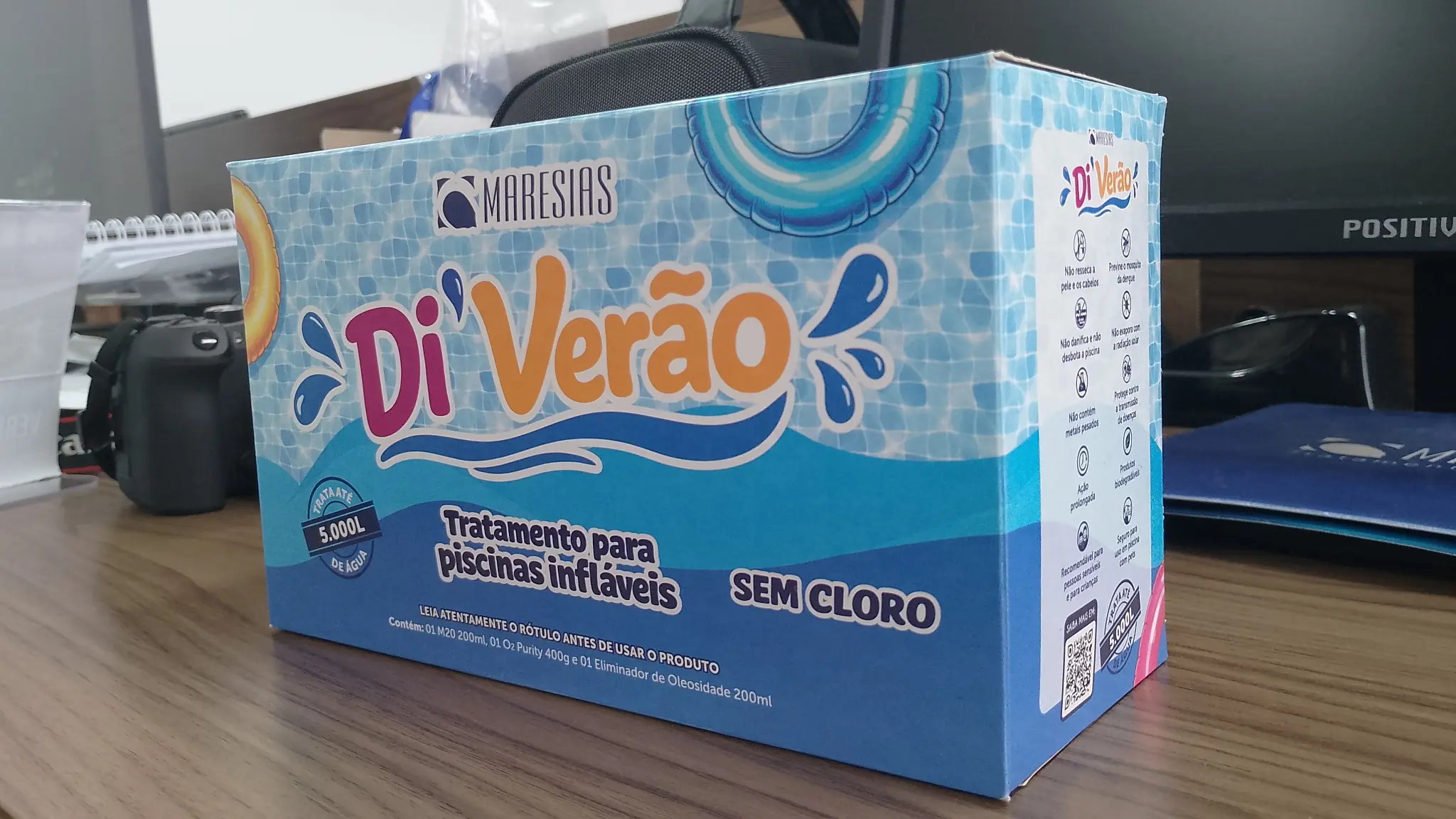 Caixa original do kit Di'Verão fotografada em ambiente real